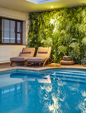 실내 수영장이 있는 호텔